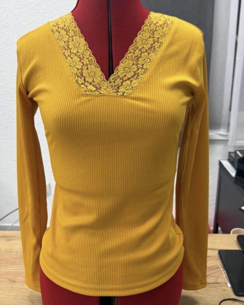 Longsleeve on a mannequin